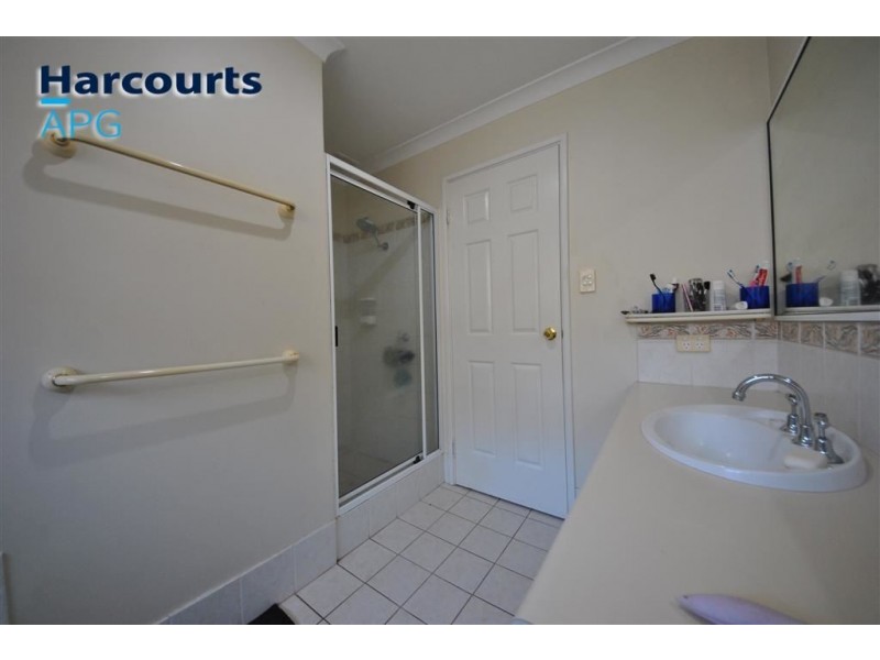 10 Christchurch Place, College Grove WA 6230