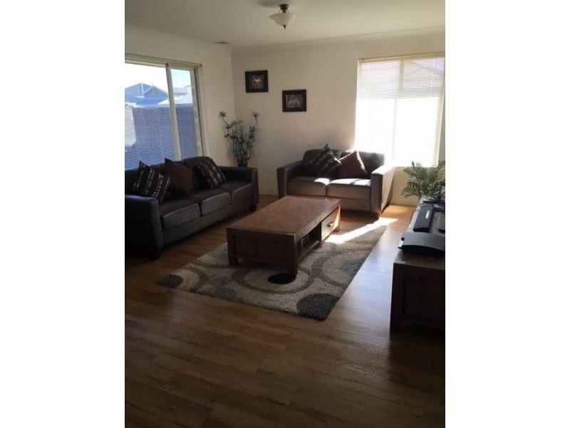 12 Neslite Road, Dalyellup WA 6230