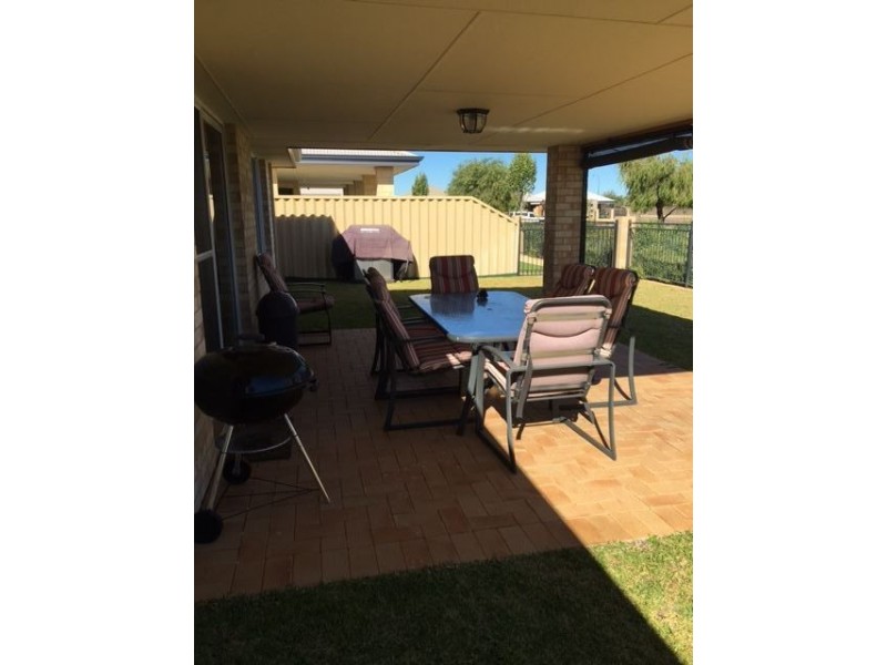 12 Neslite Road, Dalyellup WA 6230