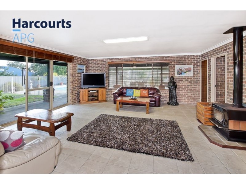 23 Lofthouse Drive, Leschenault WA 6233