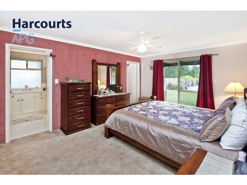 23 Lofthouse Drive, Leschenault WA 6233