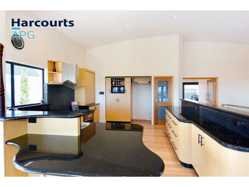 20 Winthrop Avenue, College Grove WA 6230