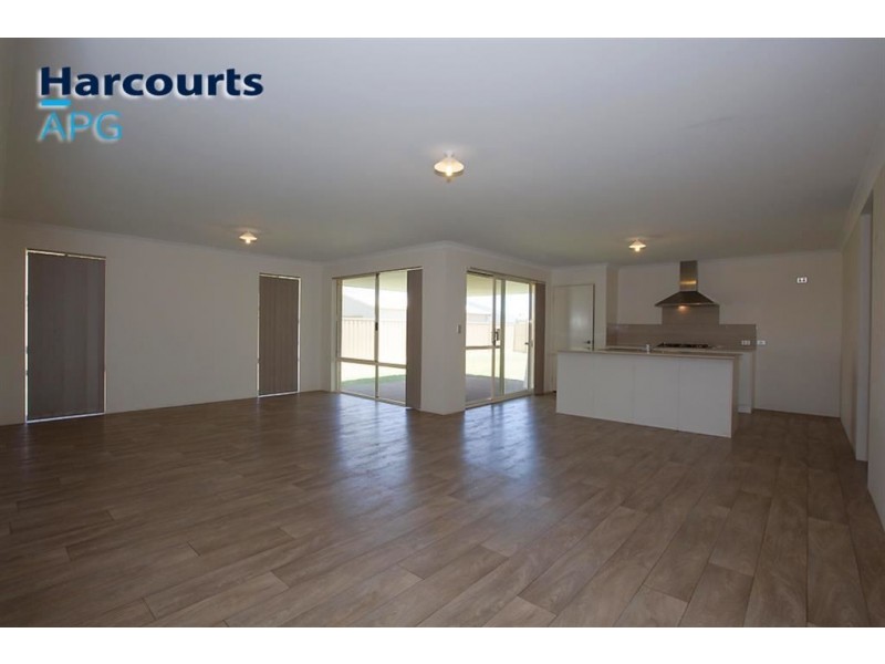 15 Waterford Way, Australind WA 6233