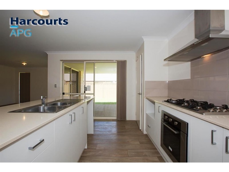 15 Waterford Way, Australind WA 6233