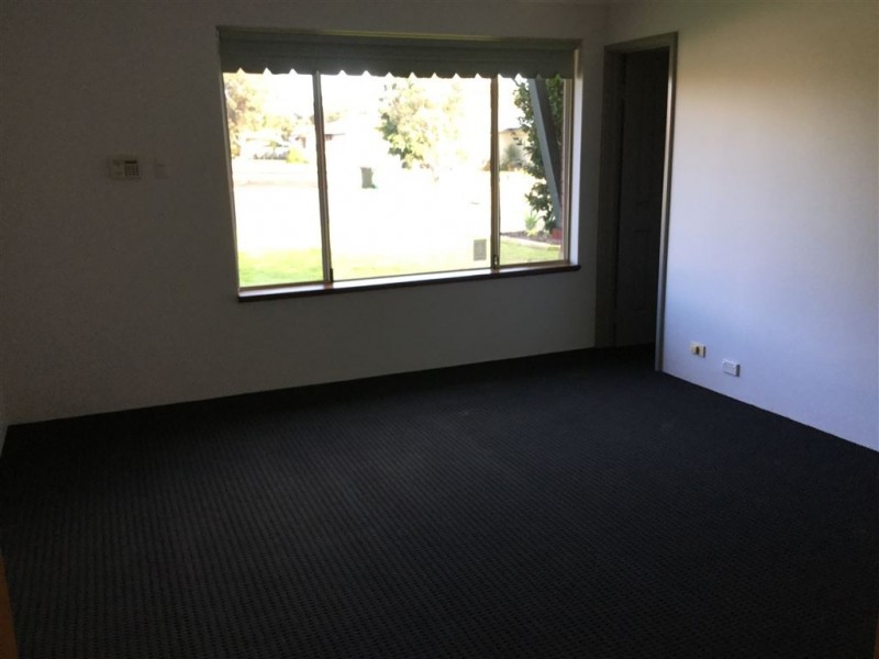 16 Hertford Elbow, College Grove WA 6230