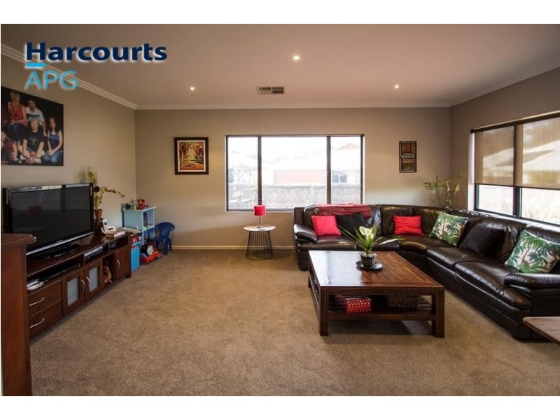 1 Castlereagh Vista, Millbridge WA 6232