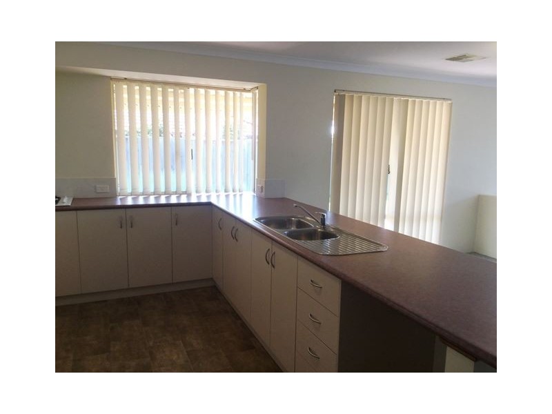 16 Sherwood Road, Australind WA 6233