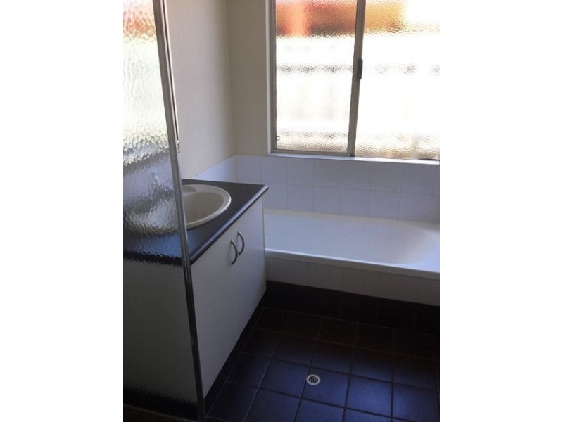 16 Sherwood Road, Australind WA 6233