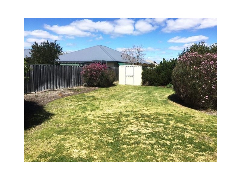 16 Sherwood Road, Australind WA 6233