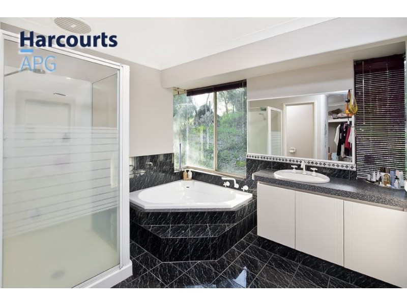 30 Lofthouse Drive, Leschenault WA 6233