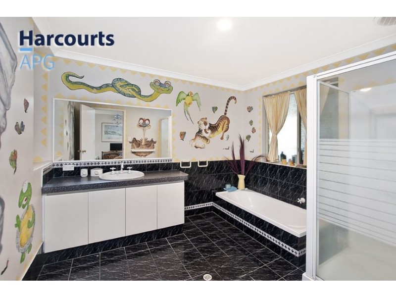30 Lofthouse Drive, Leschenault WA 6233