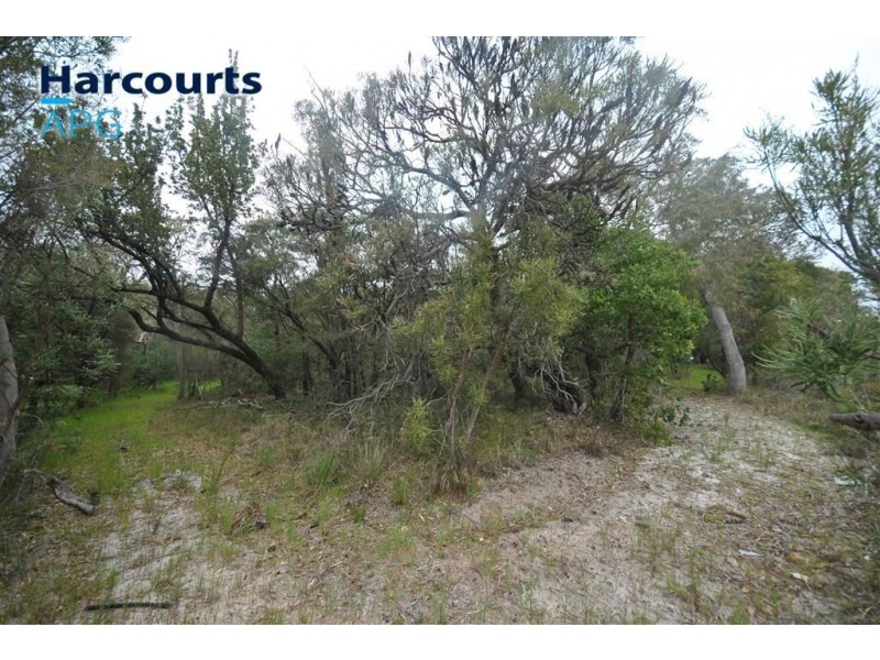 16 Halyard Parade, Leschenault WA 6233