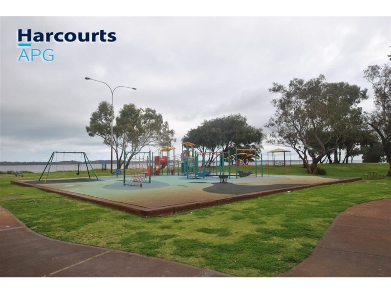 16 Halyard Parade, Leschenault WA 6233