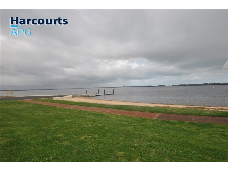 16 Halyard Parade, Leschenault WA 6233