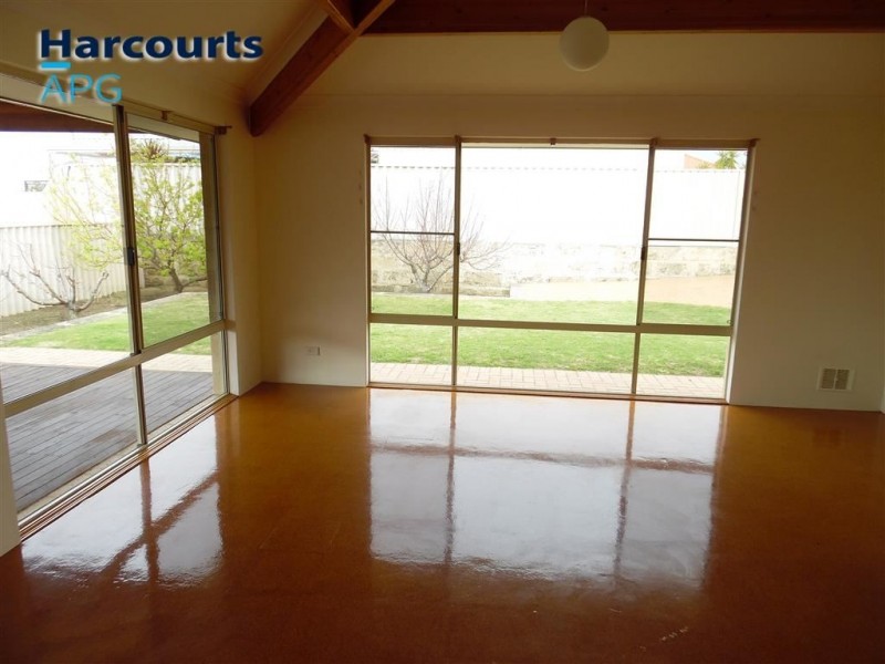 11 Lefroy Place, Usher WA 6230