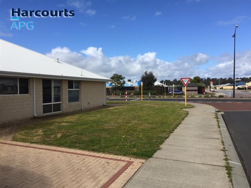 364 Parade Road, Dalyellup WA 6230