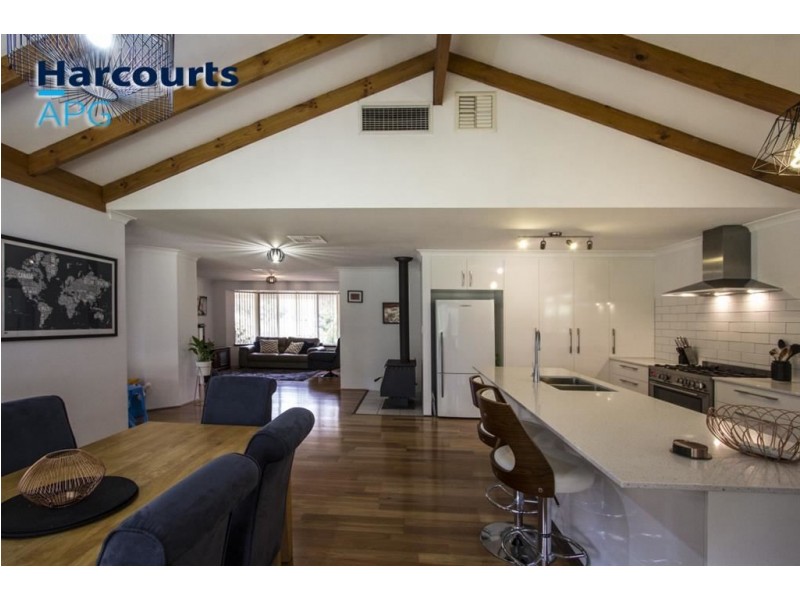 2 Wildflower Way, Leschenault WA 6233