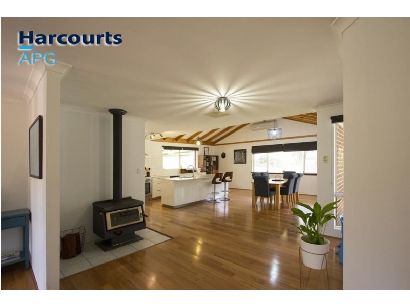 2 Wildflower Way, Leschenault WA 6233