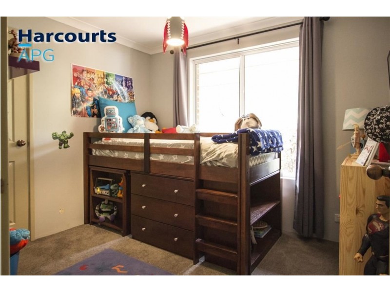 2 Wildflower Way, Leschenault WA 6233