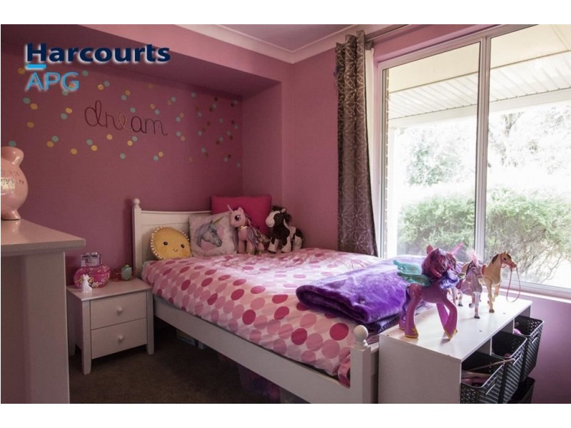 2 Wildflower Way, Leschenault WA 6233