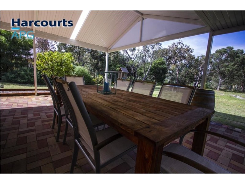 2 Wildflower Way, Leschenault WA 6233