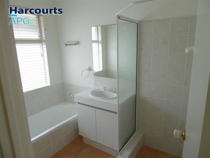 11 Lefroy Pl, Usher WA 6230