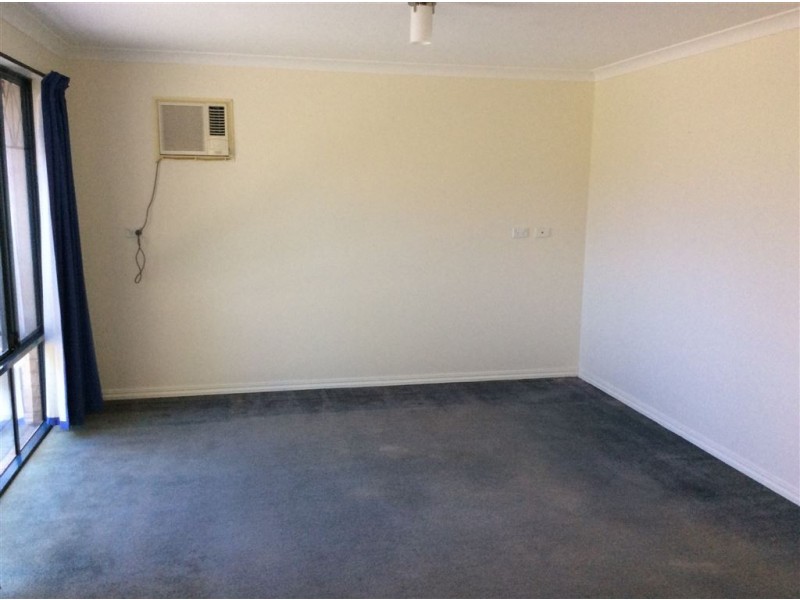 4 Pembroke Street, College Grove WA 6230