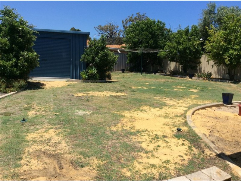 4 Pembroke Street, College Grove WA 6230