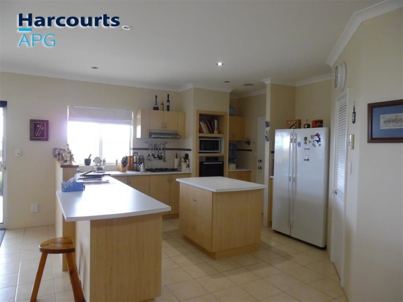 4 Gutmann Parkway, Dalyellup WA 6230