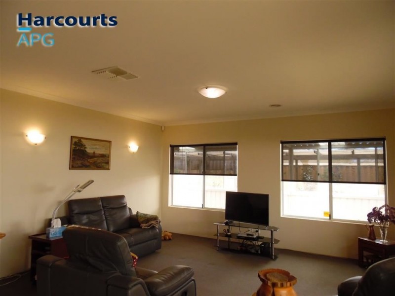 4 Gutmann Parkway, Dalyellup WA 6230