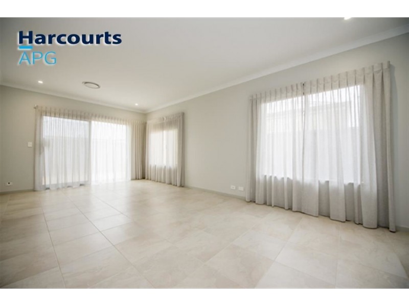 7/11 Nepean Turn, Millbridge WA 6232