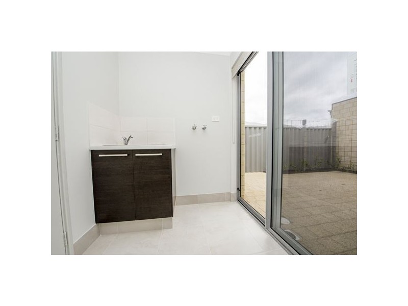 7/11 Nepean Turn, Millbridge WA 6232