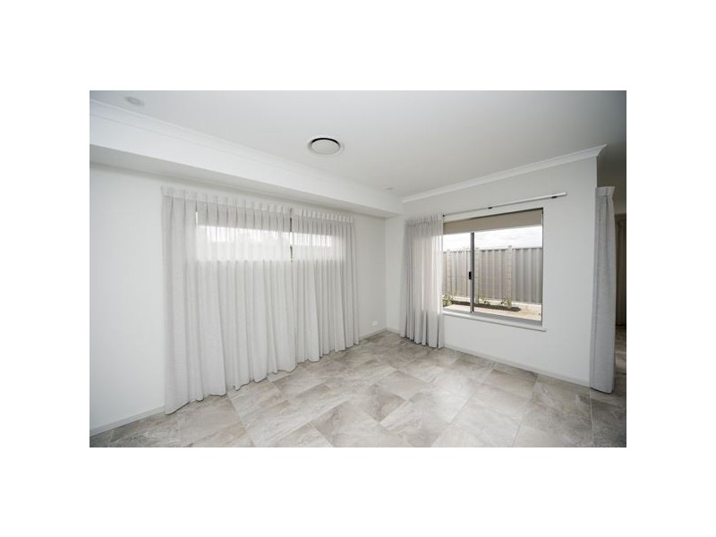 12/11 Nepean Turn, Millbridge WA 6232