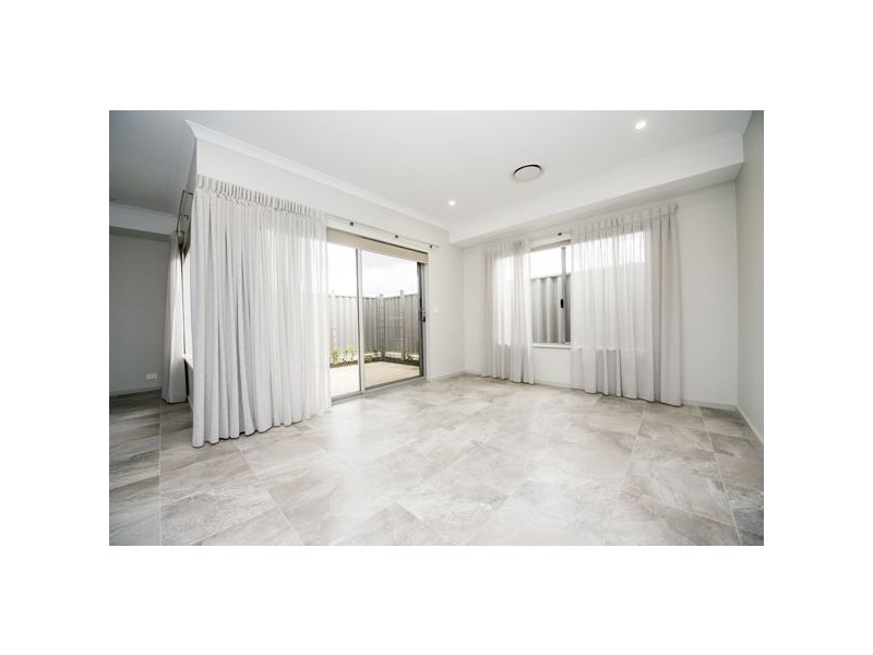 12/11 Nepean Turn, Millbridge WA 6232