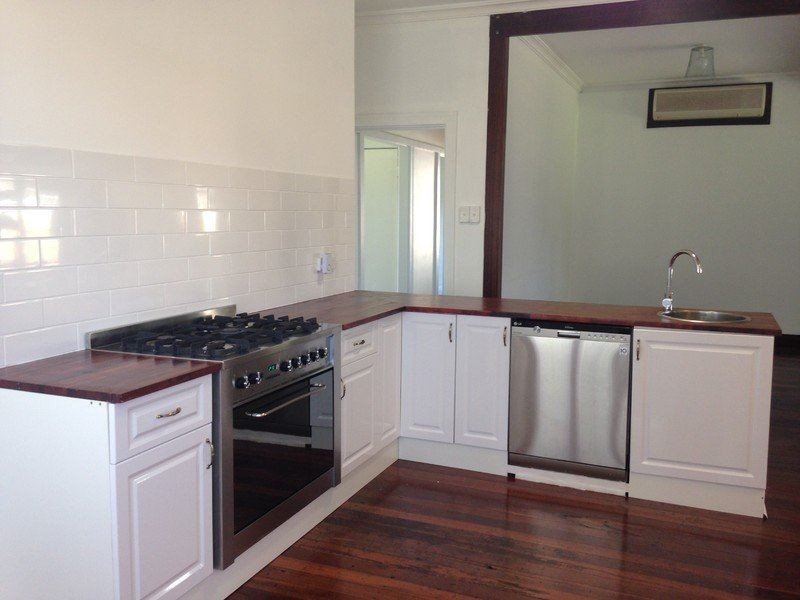 10 Gibbs Street, Carey Park WA 6230