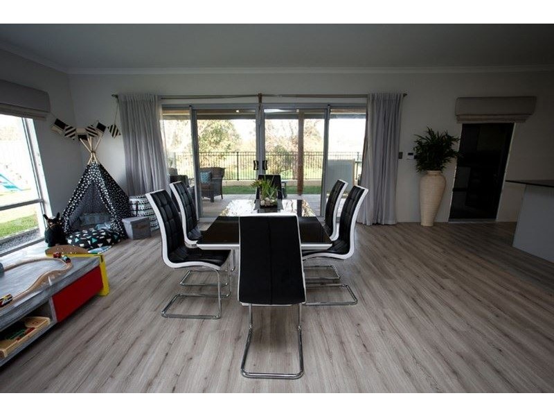 22 Gleneagles Way, Pelican Point WA 6230