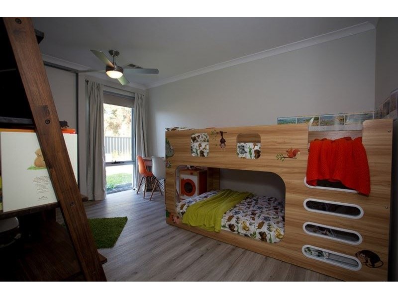 22 Gleneagles Way, Pelican Point WA 6230