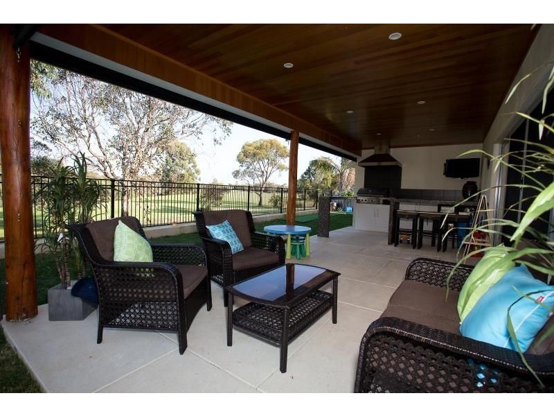 22 Gleneagles Way, Pelican Point WA 6230