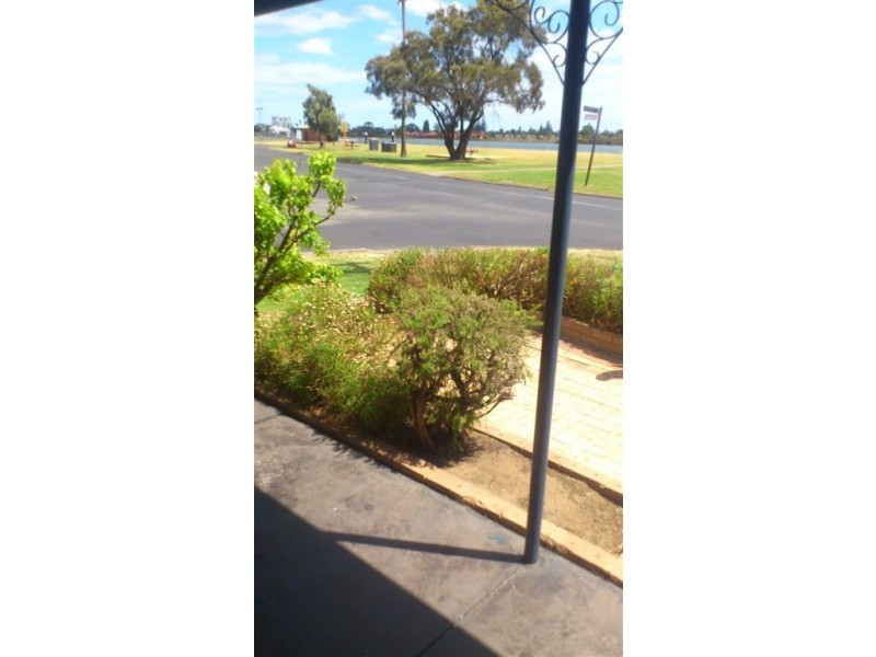 111 & 113 Stirling Street, East Bunbury WA 6230