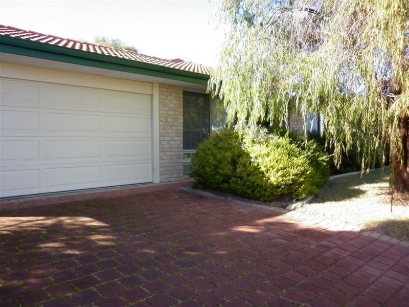17 Glenhuon Boulevard, Eaton WA 6232