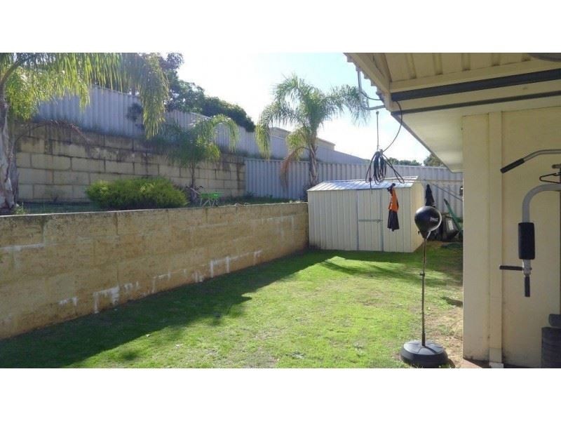 9 Cavendish Green, College Grove WA 6230