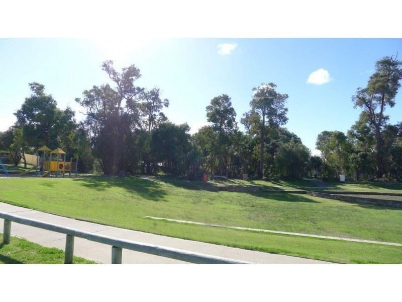 9 Cavendish Green, College Grove WA 6230