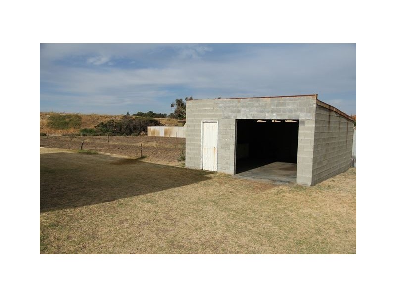 25 Holywell Street, Bunbury WA 6230