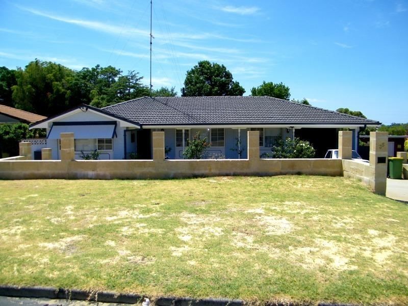 35 Hakea Crescent, South Bunbury WA 6230