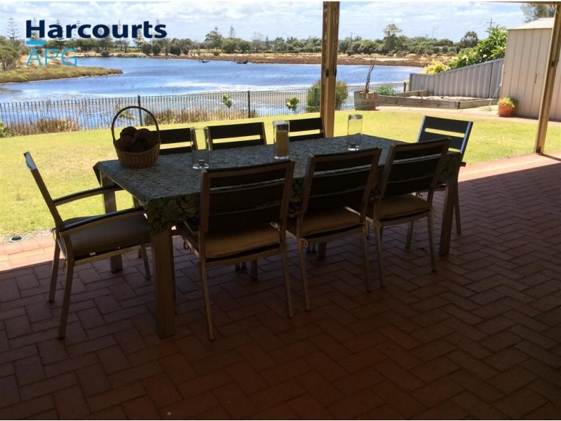 37 Pickworth Retreat, Pelican Point WA 6230