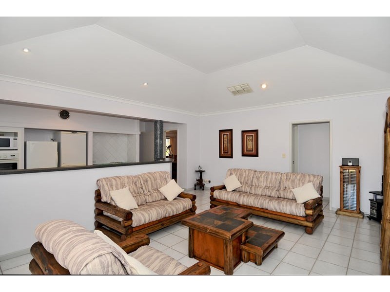 22 Turnberry Way, Pelican Point WA 6230