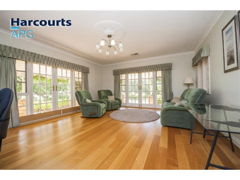 5 Hawkins Drive, Gelorup WA 6230