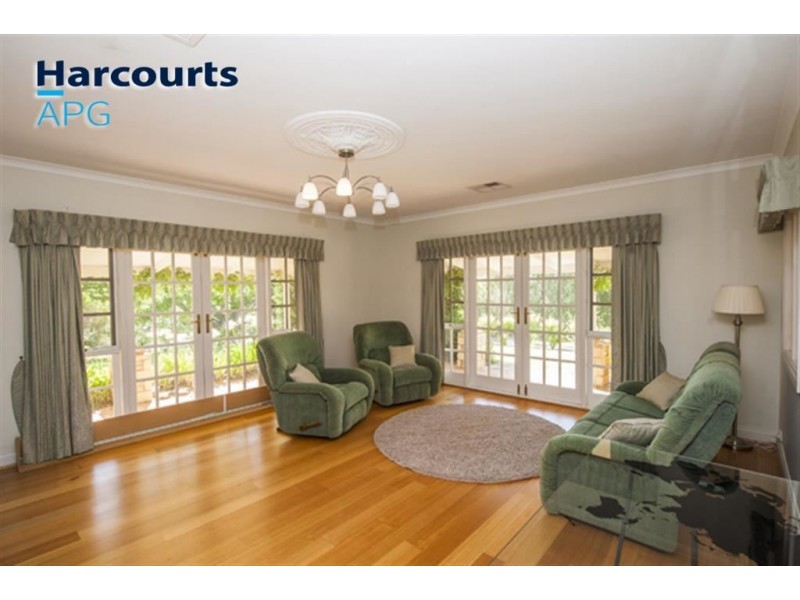 5 Hawkins Drive, Gelorup WA 6230