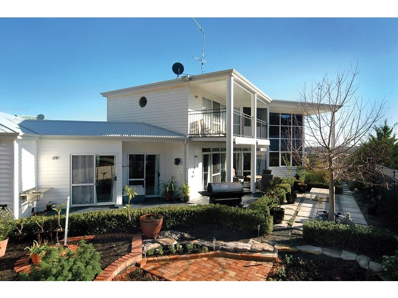 15 Trinity Rise, College Grove WA 6230