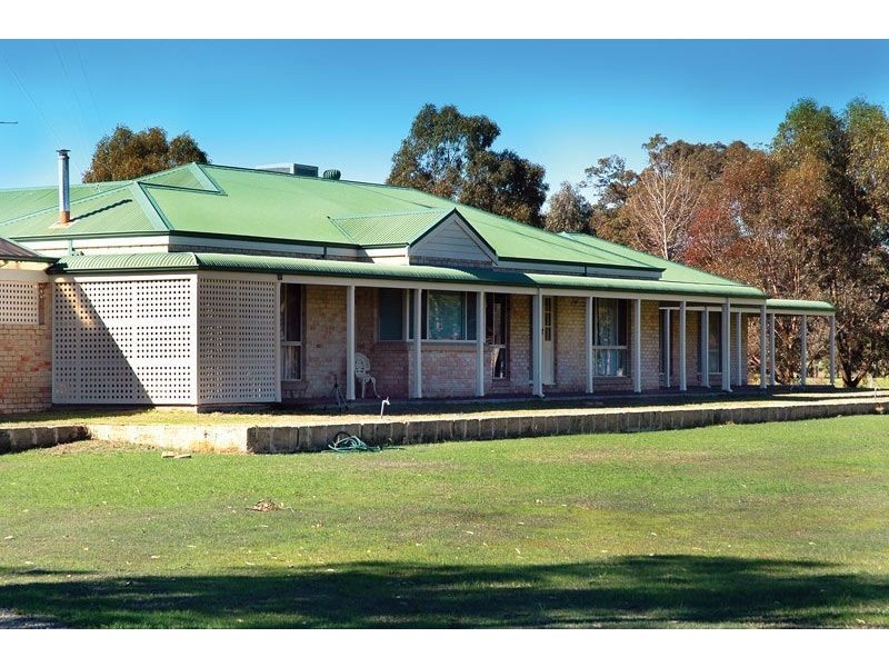 170 Raymond Road, Roelands WA 6226